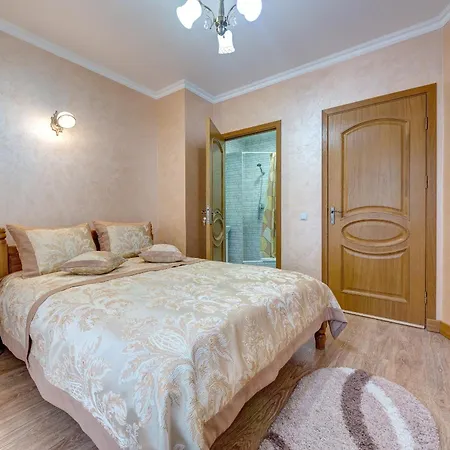 Anet Hotel 3*